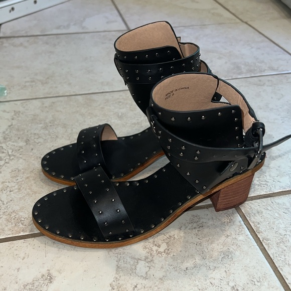 🔥🔥FIRE SALE 🔥🔥BOHME Black studded EUC Sandals - Picture 2 of 9